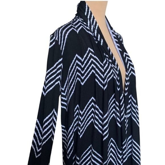 NWT TART Collections Cardigan Sz.M Open Front Black White Chevron Lightweight - Picture 5 of 14